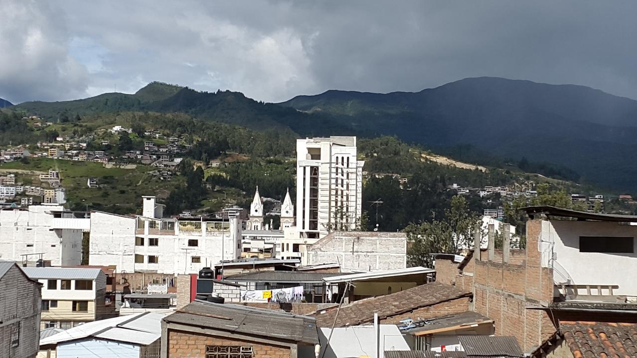洛哈 百合旅馆旅舍 外观 照片